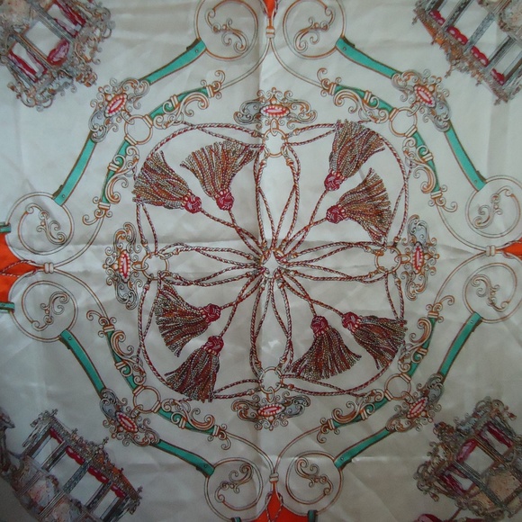 Silk Feeling Polyester Scarf Asian Themed 35" x 35" - Picture 5 of 8